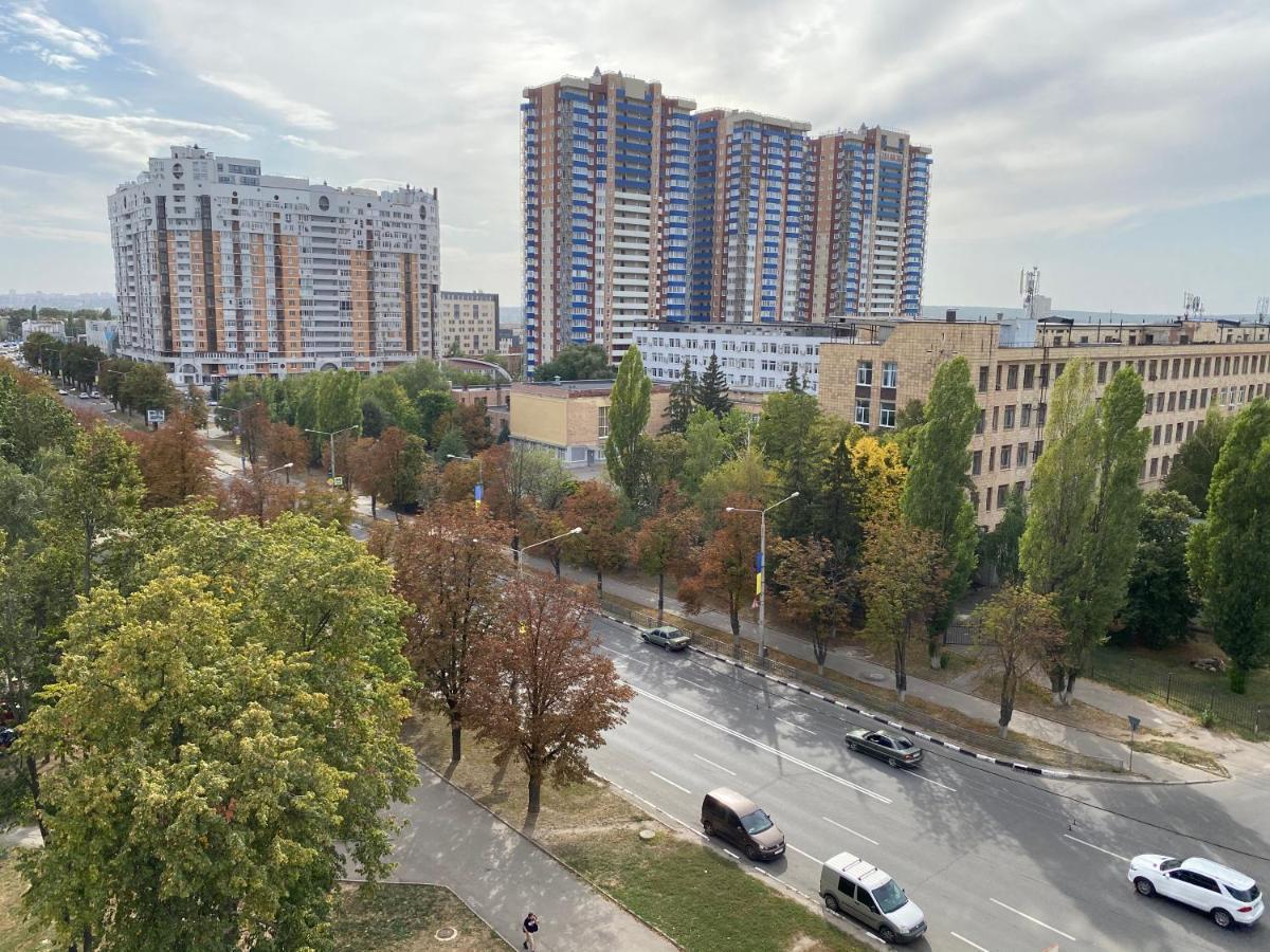 Modern Apartment With Panoramic View Near Metro 23August Kharkiv Exterior photo